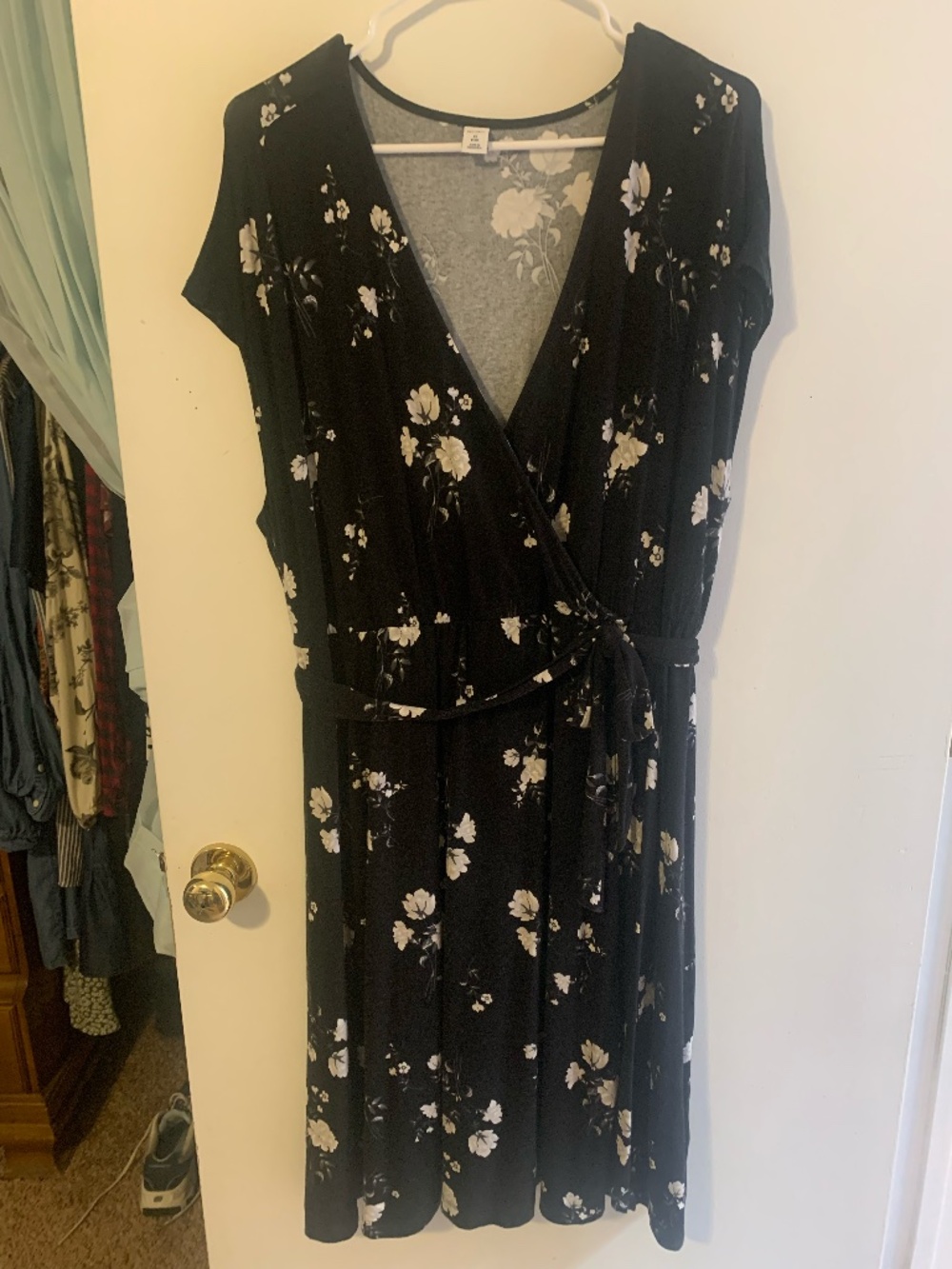 Old Navy plus size (2X) Black floral midi dress
